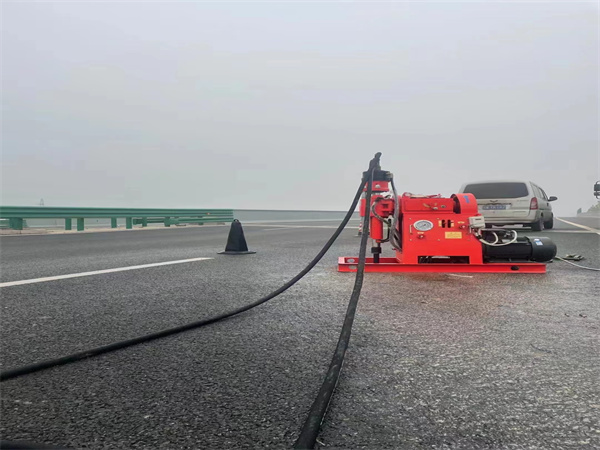 开福马路路基路面开裂下沉注浆加固灌浆